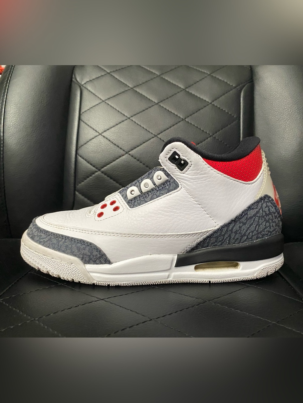 Air Jordan 3 Retro Fire Red Denim SE (GS)
Size 4Y